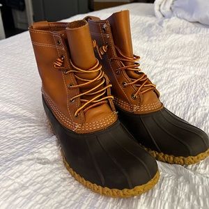 Women size 8 bean boots!
